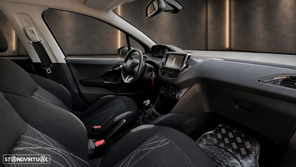 Peugeot 208 1.2 PureTech Active - 17