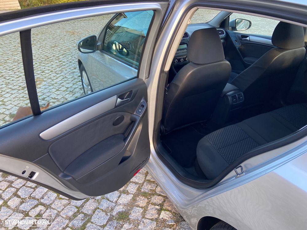 VW Golf 2.0 TDi Confortline - 11