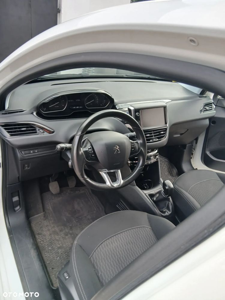 Peugeot 208 1.6 BlueHDi Active S&S - 9