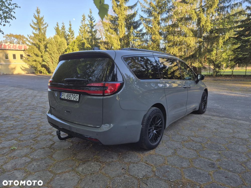 Chrysler Pacifica - 5