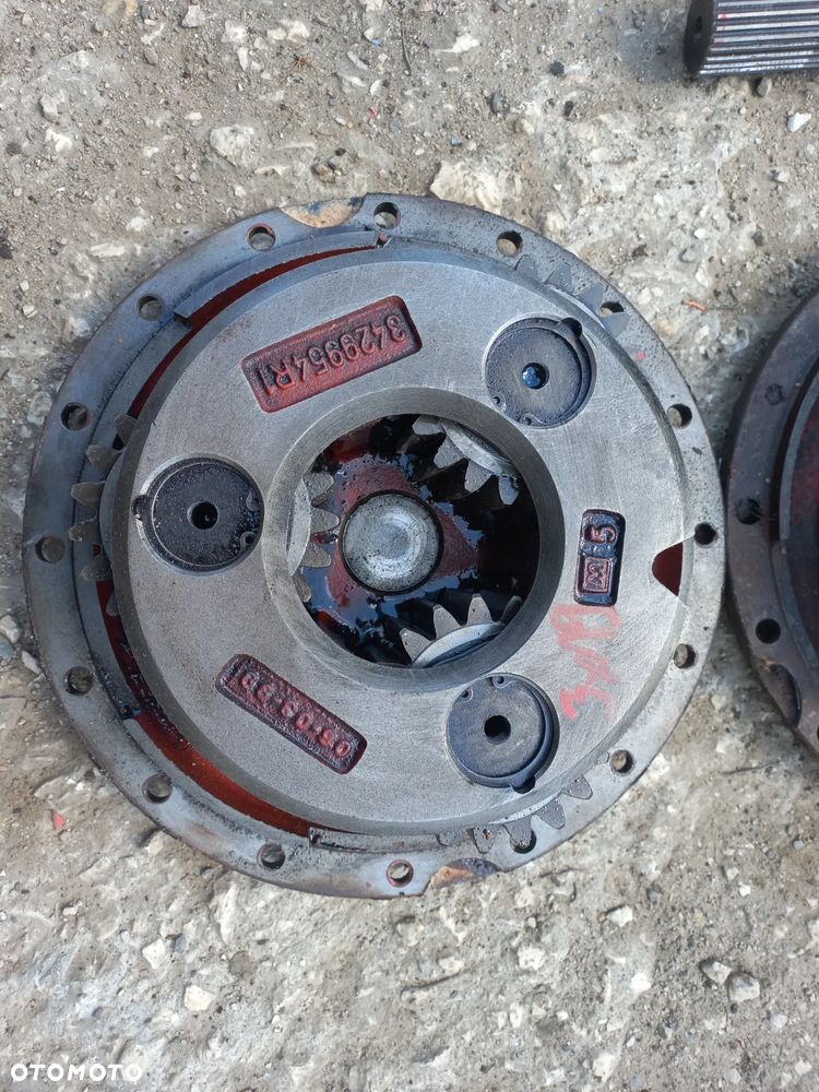 Most DANA AG 155 AGCO 3764955M91,półoś ,kosz satelit,układ planetarny,atak,koło talerzowe,obudowa,satelita,koło koronowe.massey ferguson 8210,8220,8230,8240,8250,8260,8270,8280,8290,3429954R1,ZĘBNIK - 3