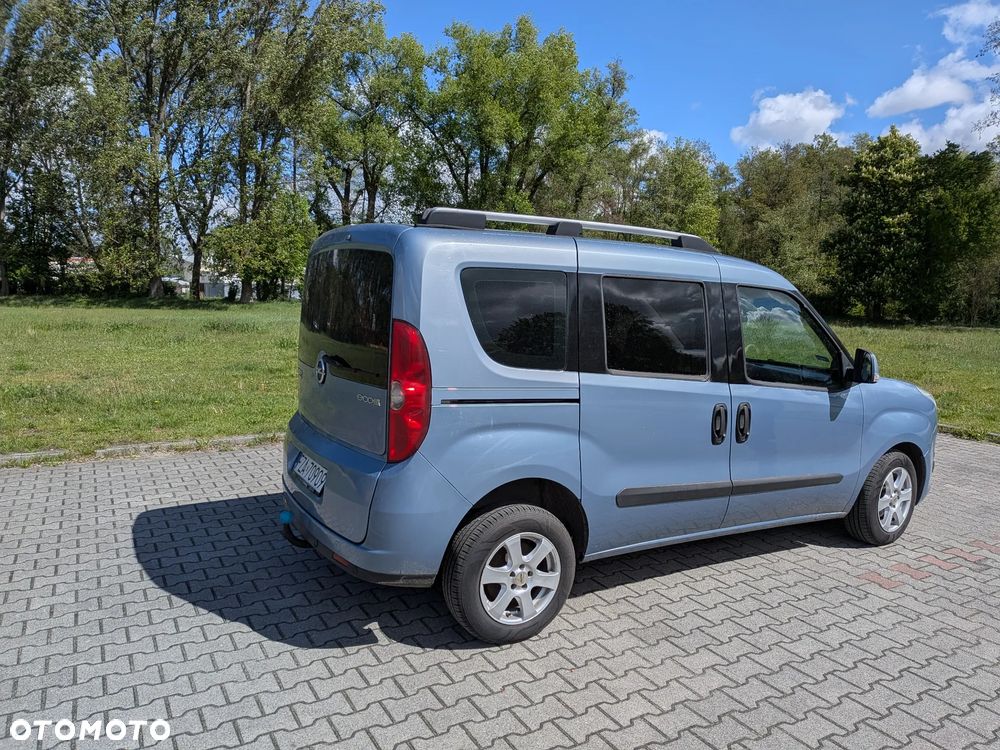 Opel Combo 1.6 CDTI Cosmo - 3