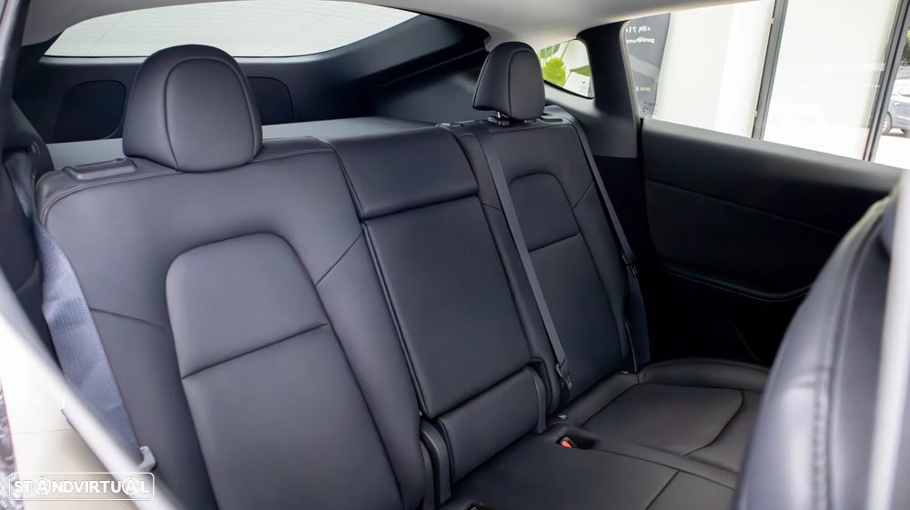 Tesla Model Y Long Range Dual Motor AWD - 14