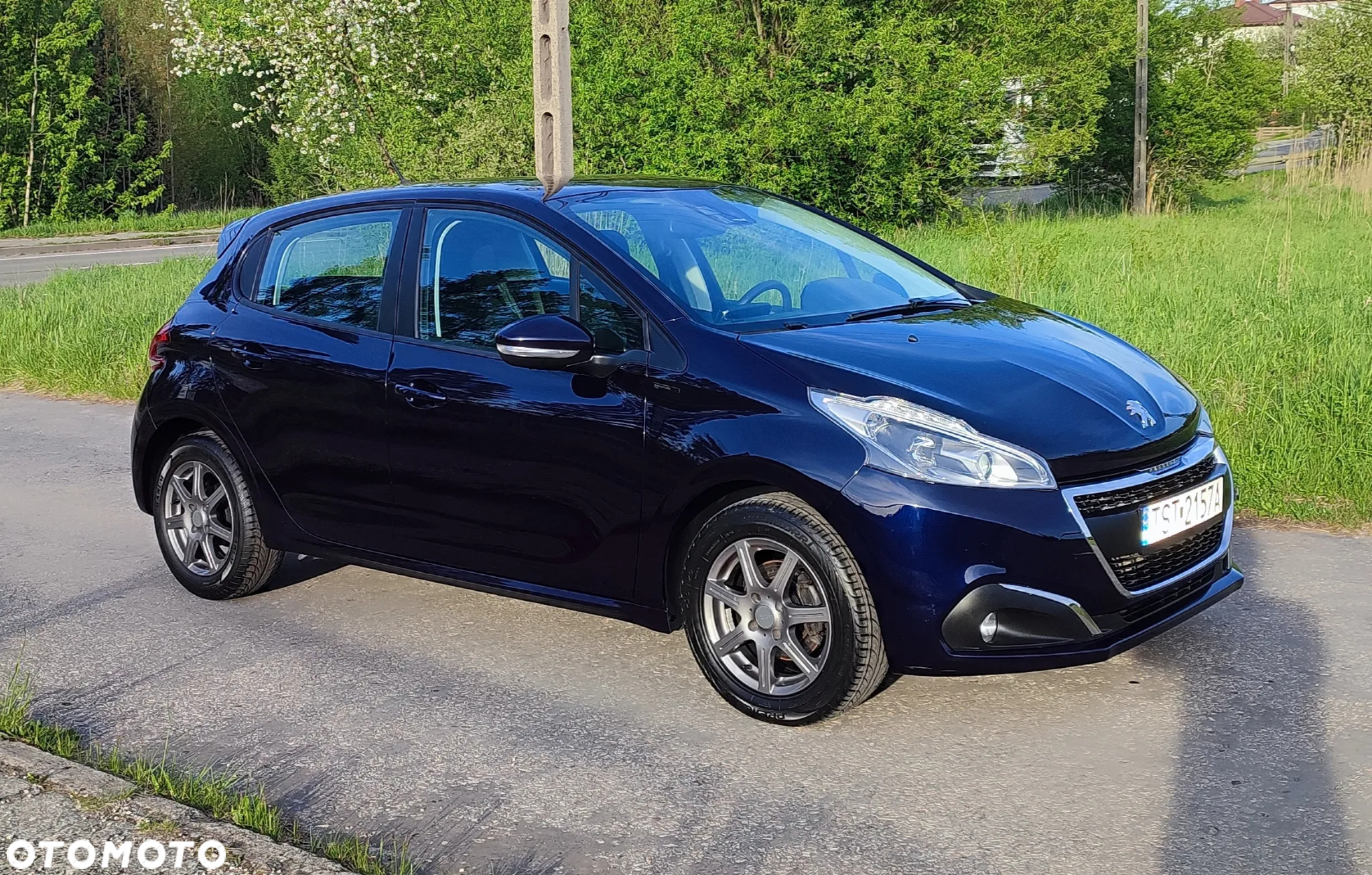 Peugeot 208 - 13