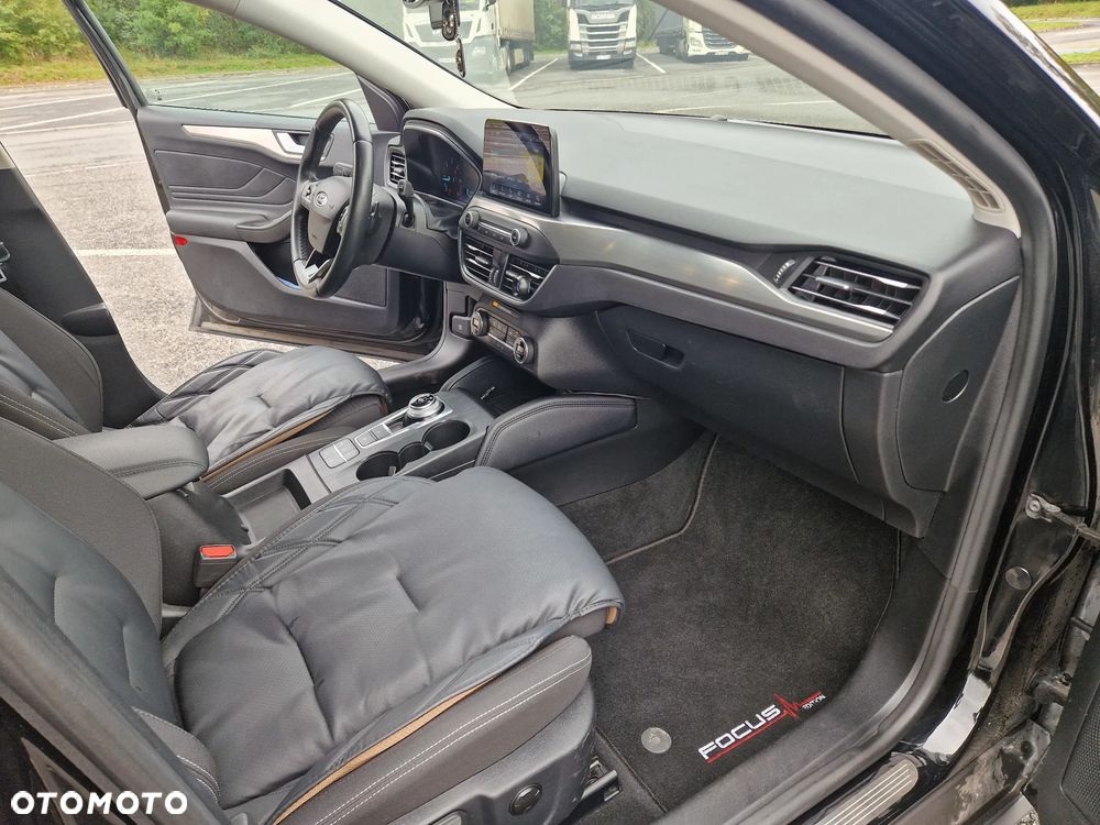 Ford Focus 2.0 EcoBlue Titanium - 24