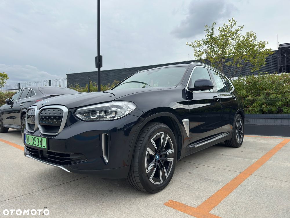 BMW iX3 - 16