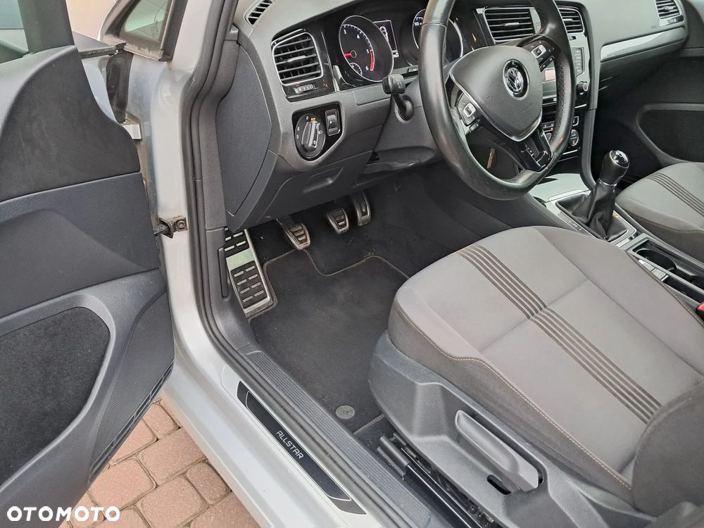 Volkswagen Golf 1.6 TDI BlueMotion Technology Allstar - 16