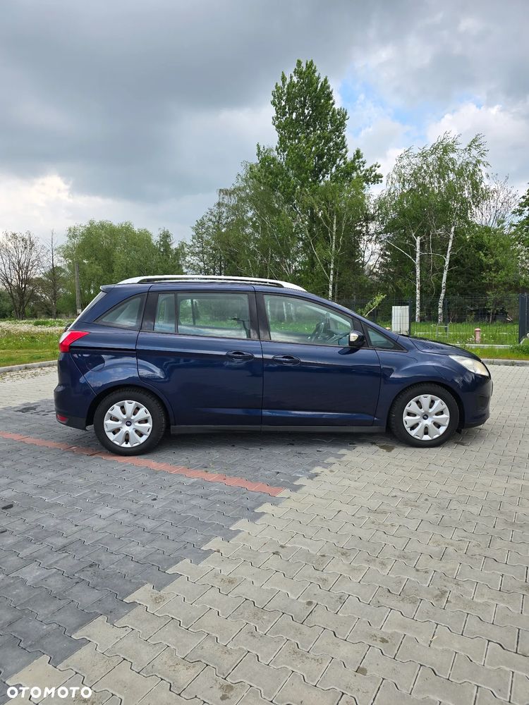 Ford Grand C-MAX - 11