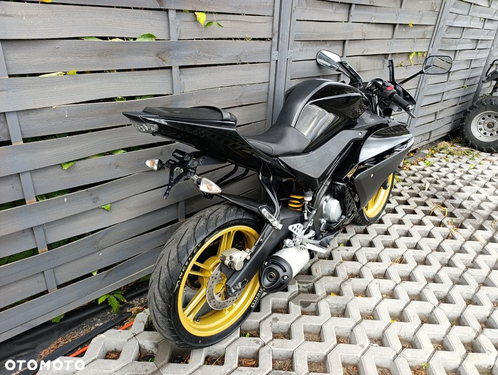 Yamaha YZF - 8