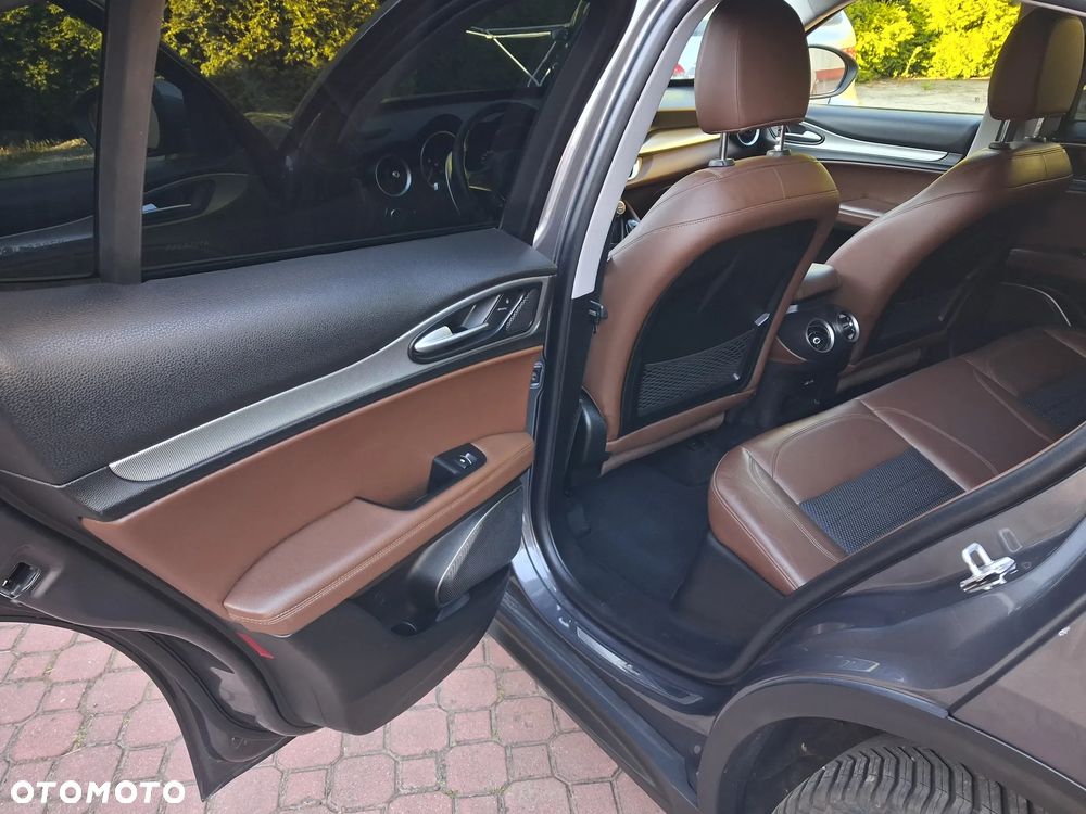 Alfa Romeo Stelvio 2.0 Turbo 16V AT8-Q4 Super - 12