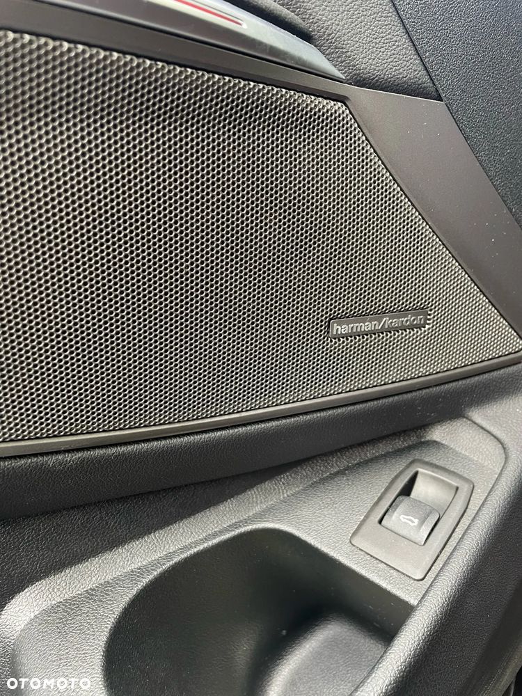 BMW Seria 3 320d Edition M Sport Shadow - 12