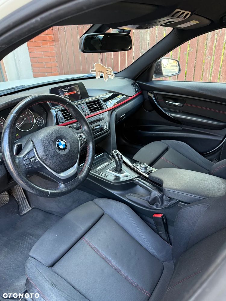 BMW Seria 3 320d xDrive Sport-Aut Sport Line - 16