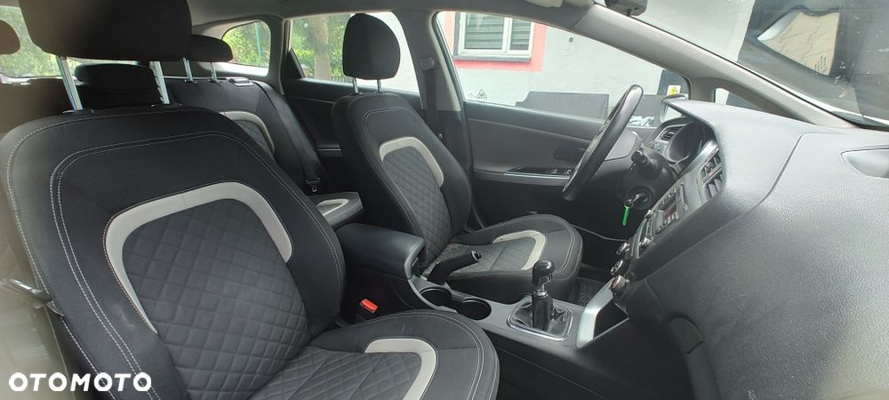 Kia Ceed - 6
