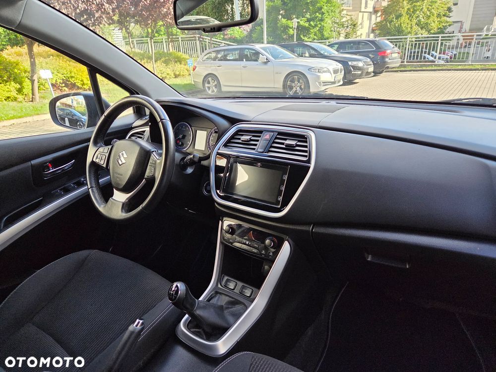 Suzuki SX4 S-Cross 1.0 T Premium - 10