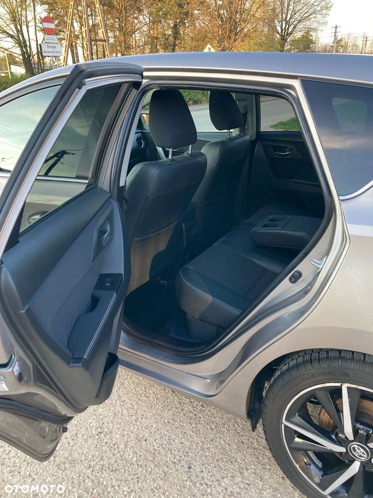 Toyota Auris 1.8 HSD Luna - 12