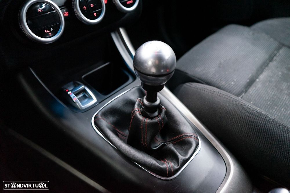 Alfa Romeo Giulietta 1.6 JTDM Veloce - 26