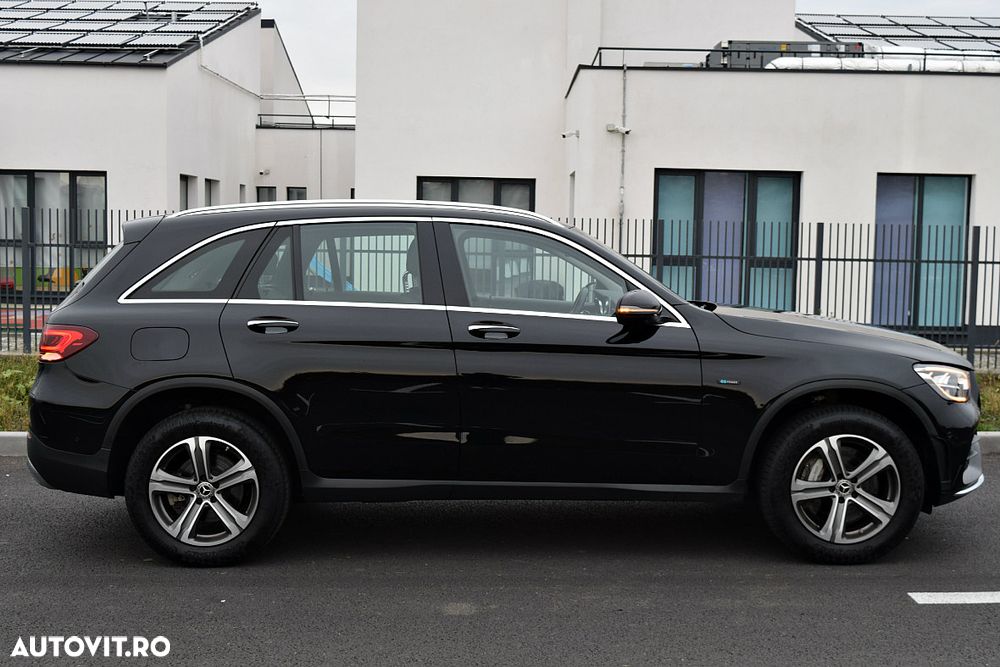 Mercedes-Benz GLC 300 e 4Matic 9G-TRONIC Edition AMG Line - 12