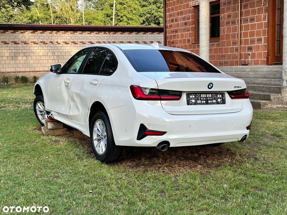 BMW Seria 3 318d - 15