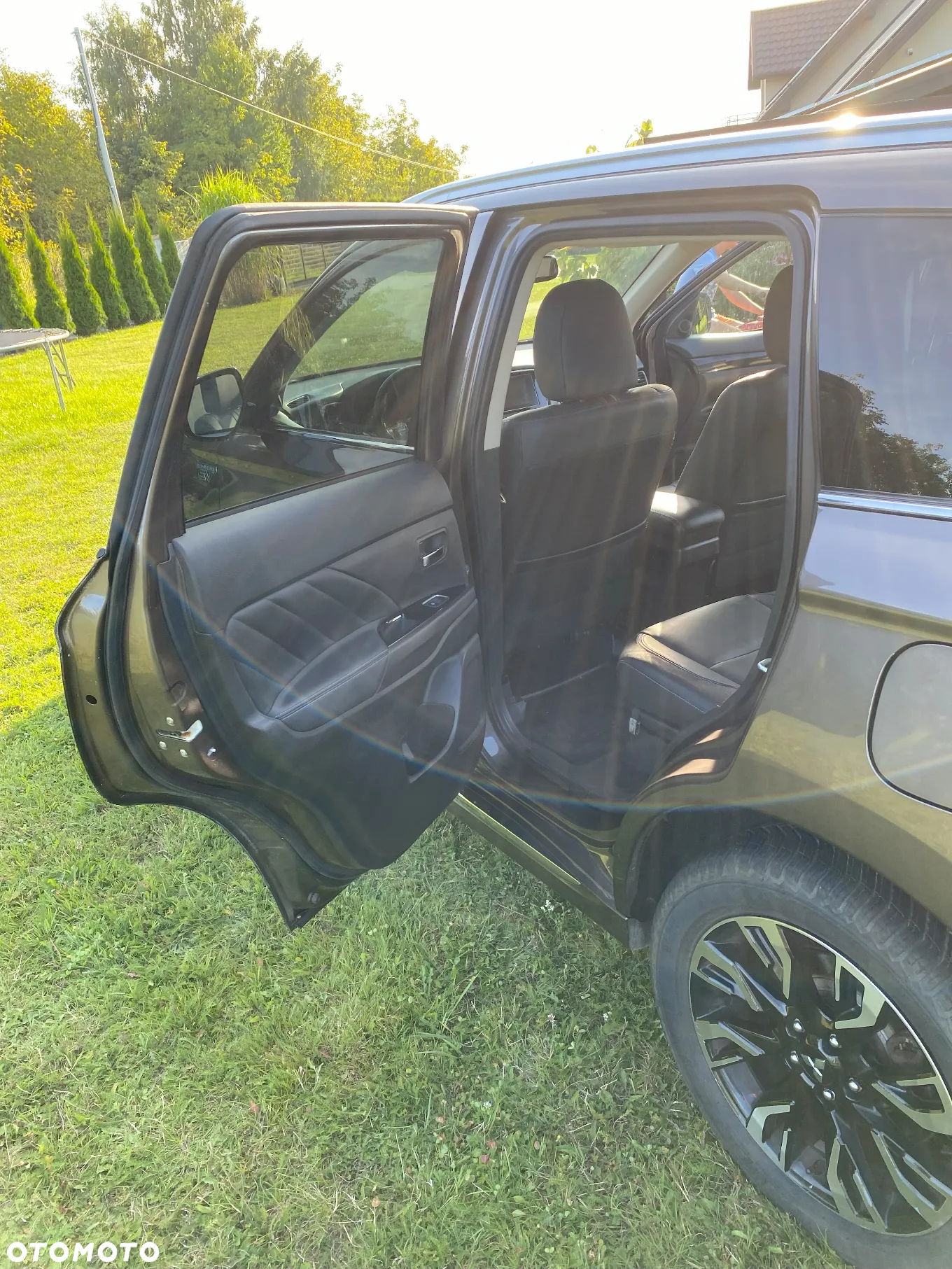 Mitsubishi Outlander 2.0 4WD Plug-In Hybrid Plus - 9