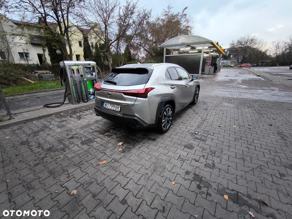 Lexus UX - 9