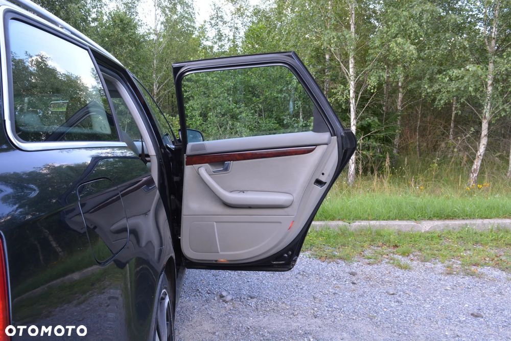 Audi A4 Avant 2.5 TDI - 23