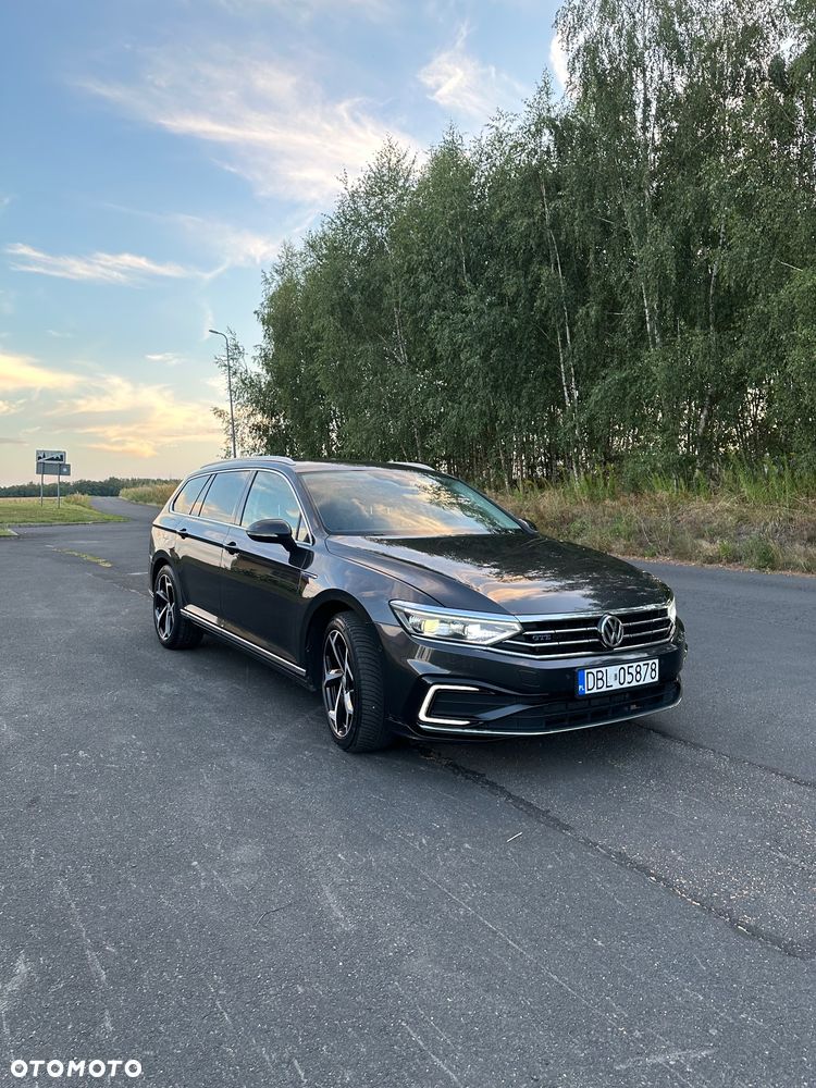 Volkswagen Passat 1.4 TSI DSG BlueMotion Technology Exclusive - 1