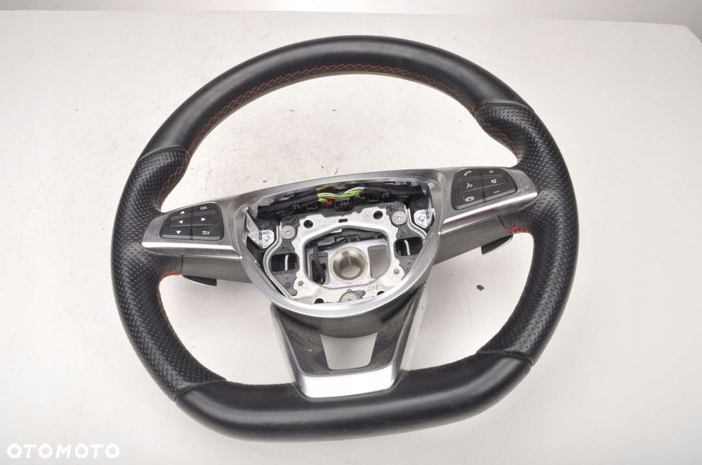 W176 KIEROWNICA MULTIFUNKCYJNA ŁOPATKI SKÓRA - 1