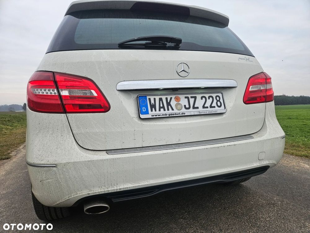 Mercedes-Benz Klasa B 180 BlueEFFICIENCY Edition Style - 12