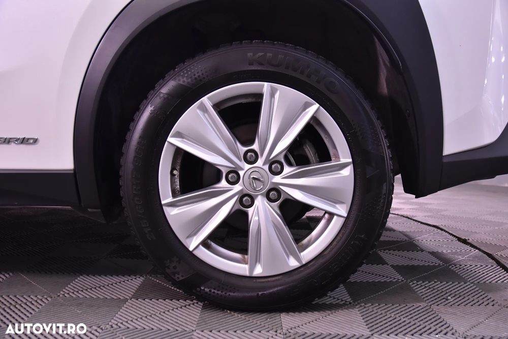 Lexus UX - 13