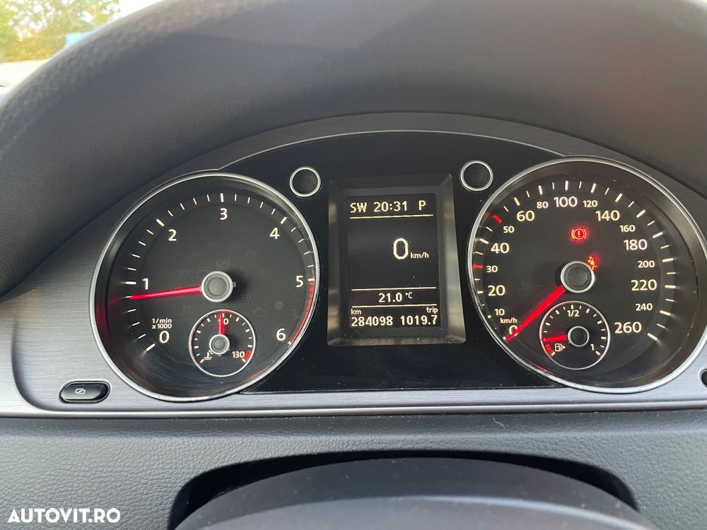 Volkswagen Passat 2.0 TDI Comfortline DPF DSG - 12
