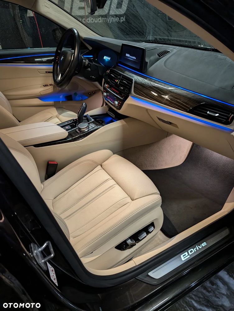 BMW Seria 5 530e iPerformance Luxury Line - 13