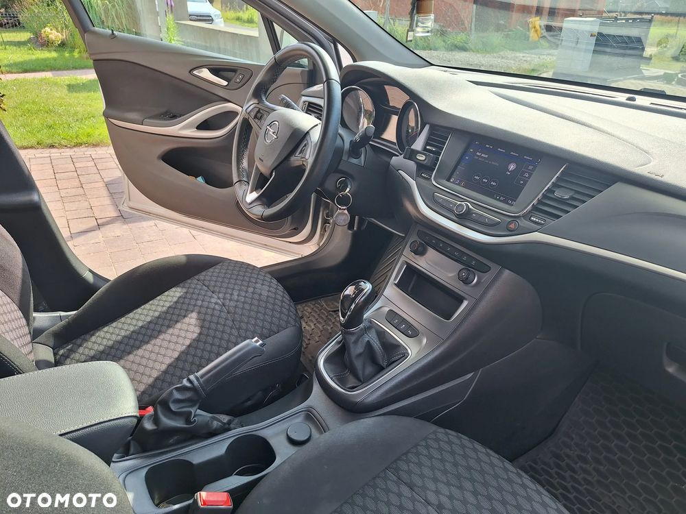 Opel Astra 1.2 T Edition S&S - 3
