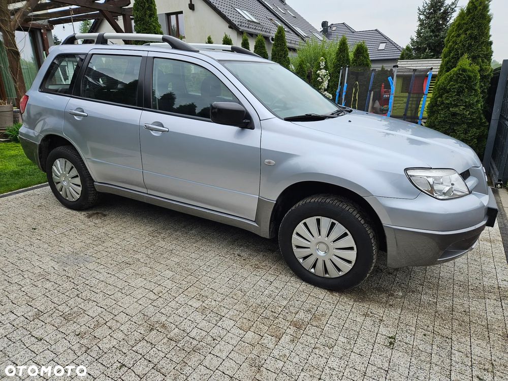 Mitsubishi Outlander 2.0 4WD Intense - 4