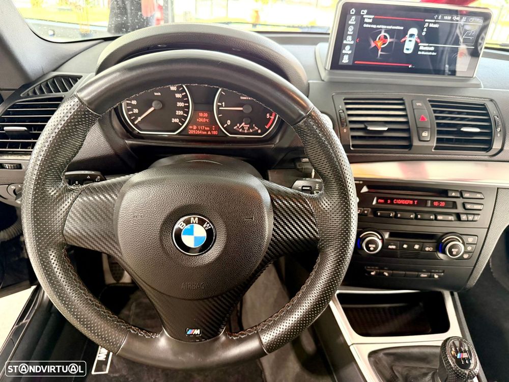 BMW 118 d Pack M - 23