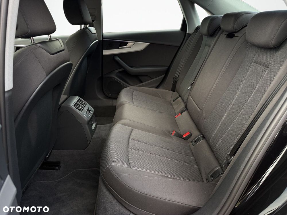 Audi A4 Limousine 35 TFSI mHEV S Line S tronic - 13