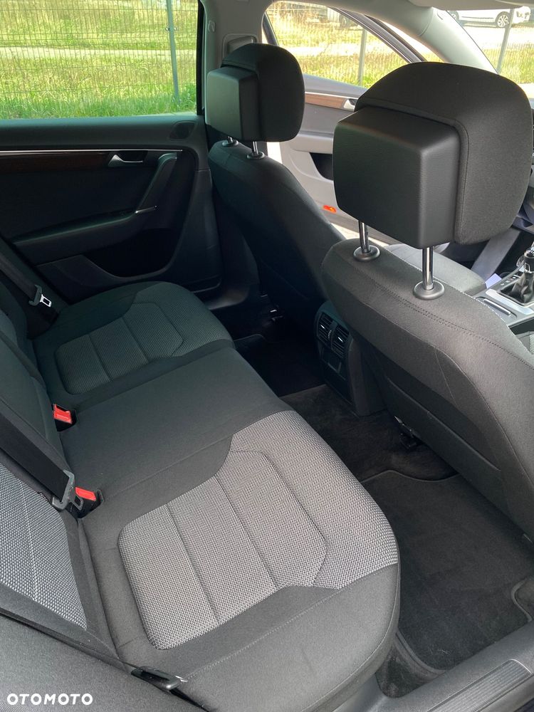 Volkswagen Passat 2.0 TDI BlueMotion Technology Comfortline - 13