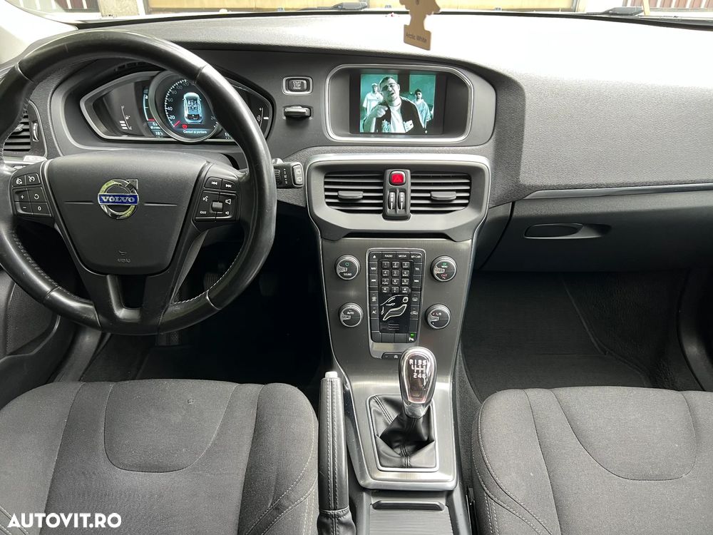 Volvo V40 D2 - 8