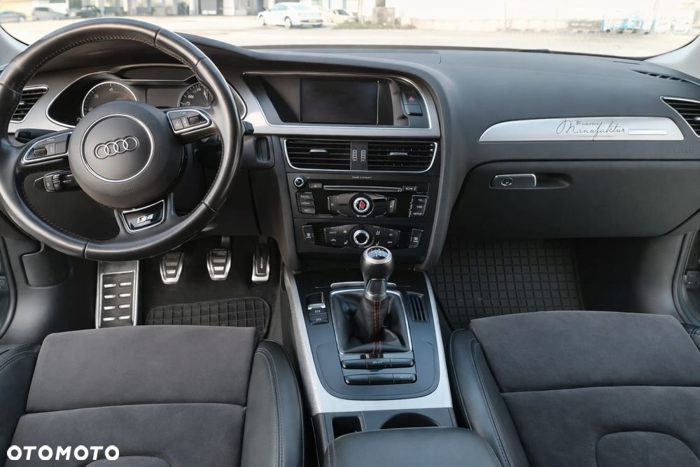 Audi A4 Avant 2.0 TDI Quattro - 10