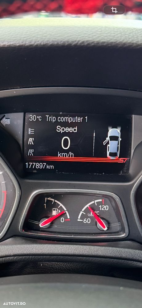 Ford Focus 1.5 TDCi ST-Line - 32