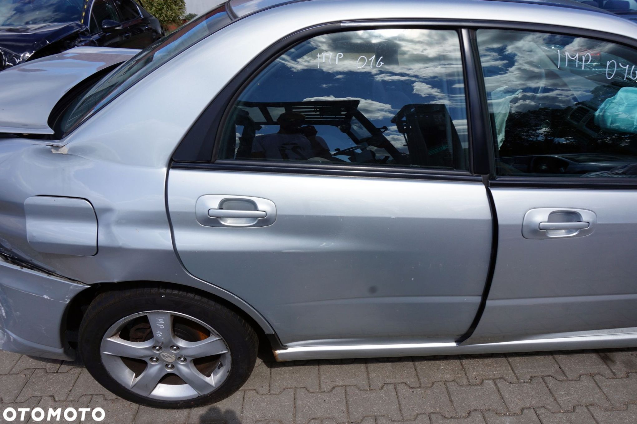 DRZWI TYLNE PRAWE IMPREZA II GD LIFT SEDAN 01G  SREBRNY SUBARU 2006-2007 - 1