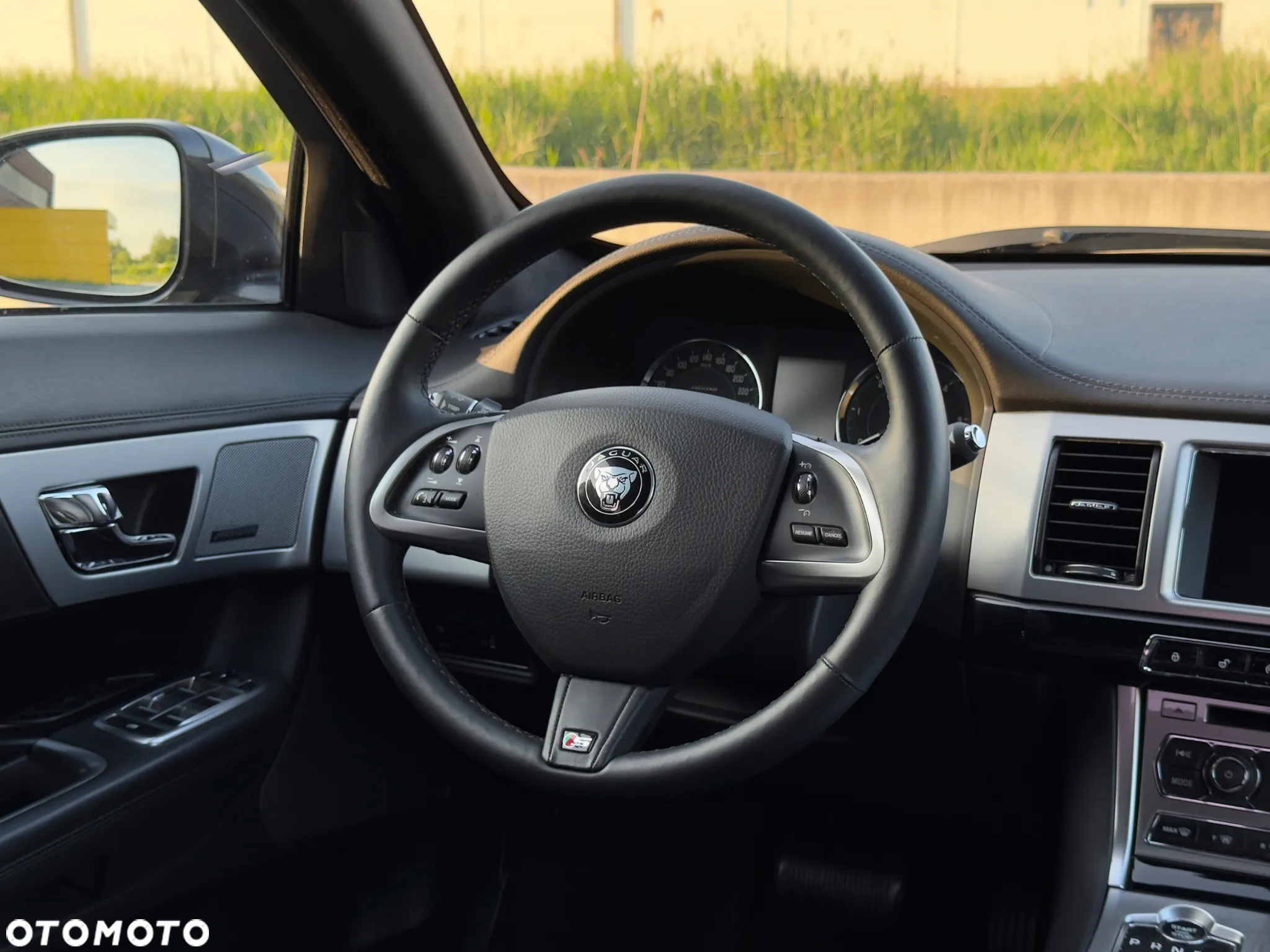 Jaguar XF 3.0 TDV6 R-Sport - 19