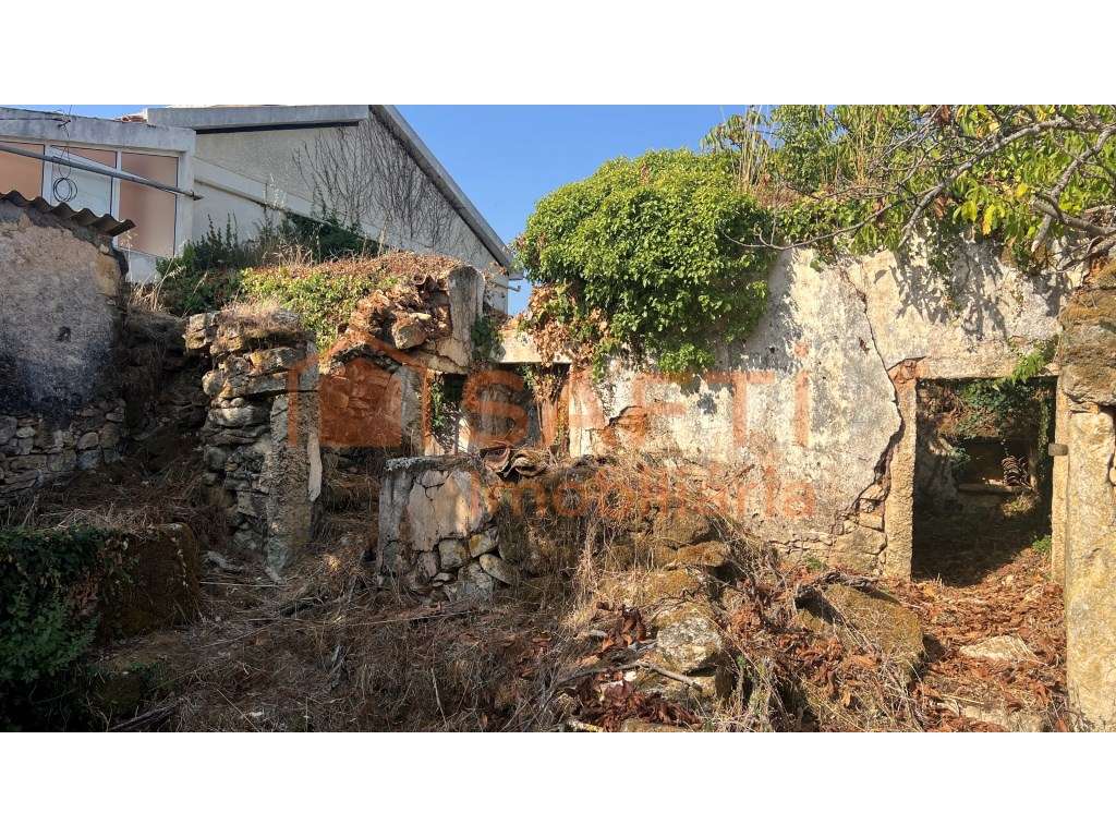 Ruína para reconstrução nas Areias - Ferreira do Zezere - Grande imagem: 3/16