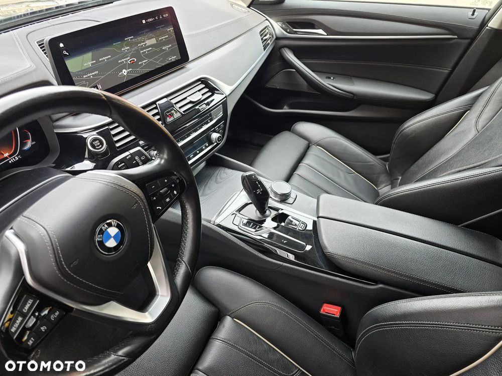 BMW Seria 5 530i mHEV Luxury Line sport - 16