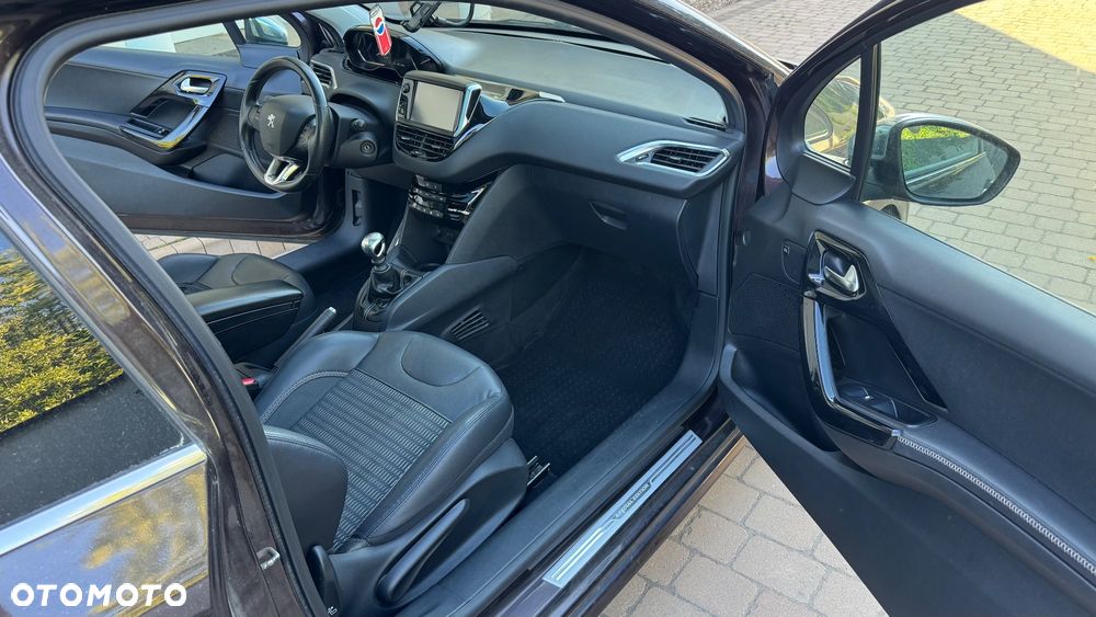 Peugeot 208 - 6