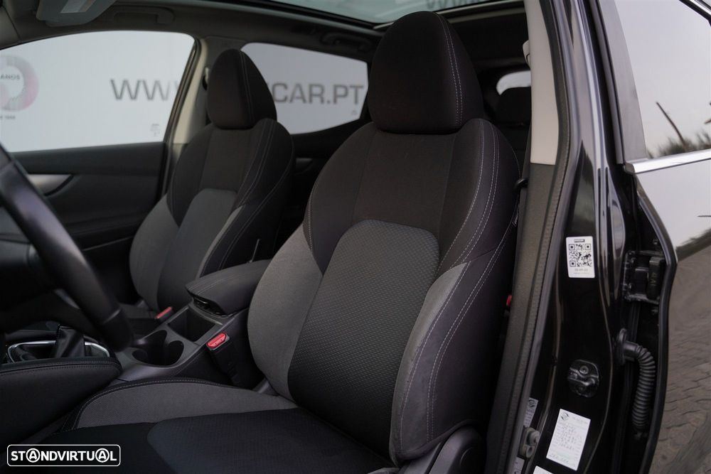 Nissan Qashqai 1.5 dCi N-Connecta 18 - 26