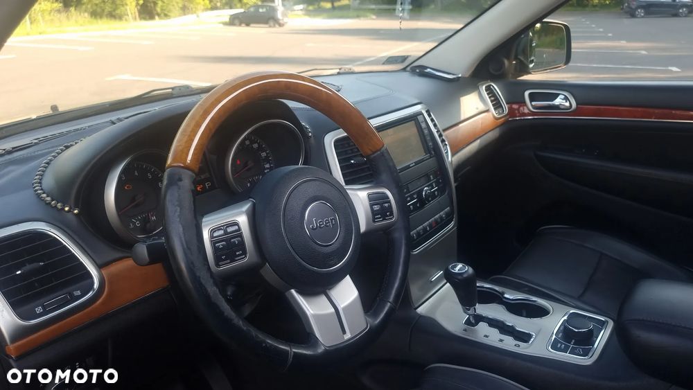 Jeep Grand Cherokee - 17