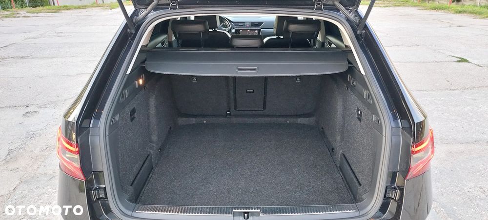 Skoda Superb Combi 1.6 TDI DSG Ambition - 27