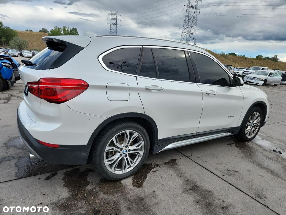 BMW X1 xDrive25i Sport Line - 4