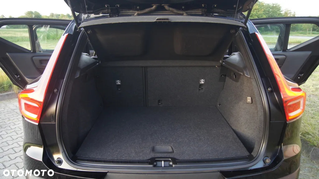 Volvo XC 40 T2 Momentum Core - 29