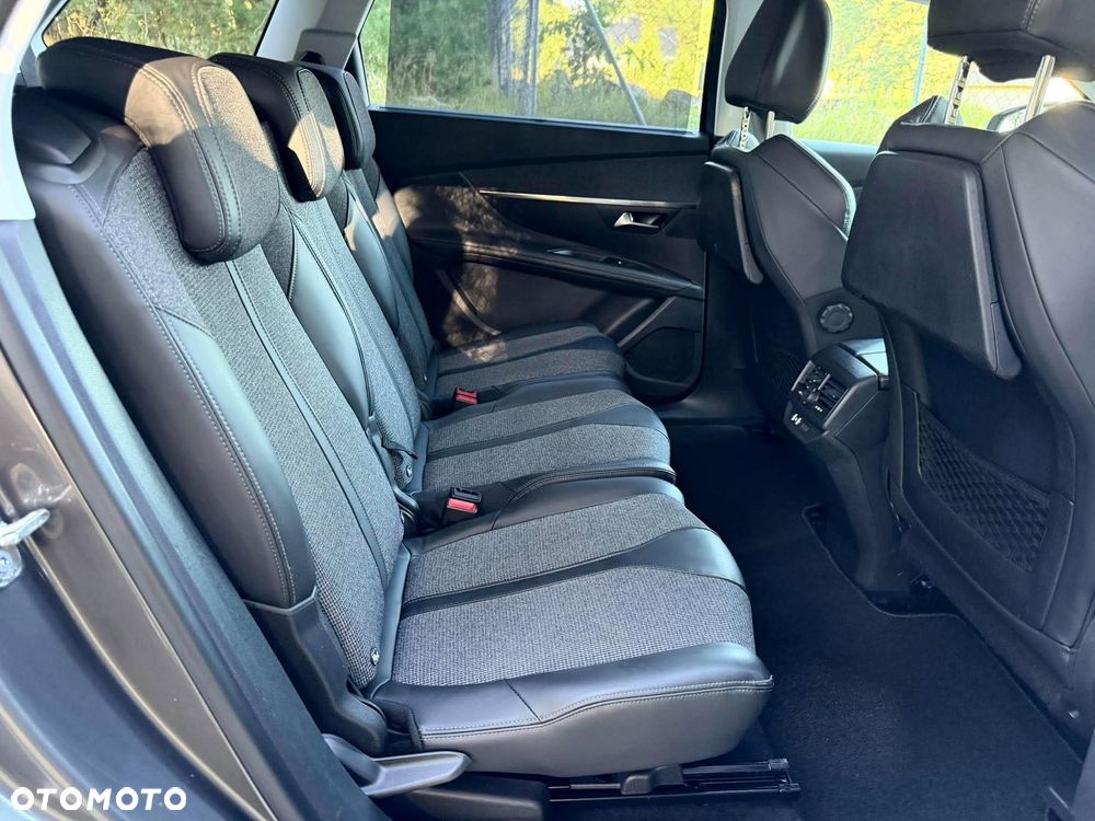 Peugeot 5008 1.6 BlueHDI Allure S&S EAT6 - 26
